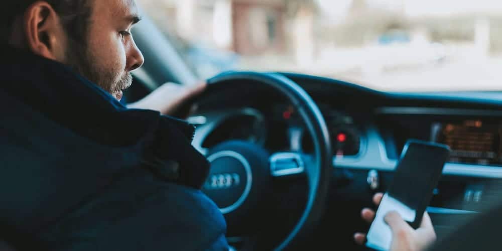 صورة لـ السيناريوهات الرئيسية التي يجب عليك فيها التوقف عن استخدام هاتفك | 1Hj7HHnkgVKhbrdg9Jv4EKA-DzTechs