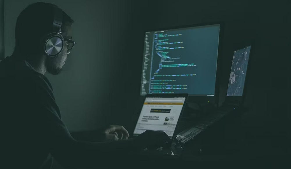 صورة لـ طرق مُختلفة لمنع هجمات سلسلة التوريد | 1J2aMjbL7O2m8atxevTzVqA-DzTechs