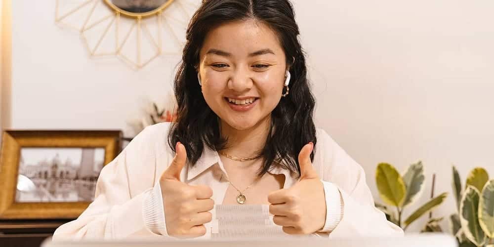 صورة لـ العناصر الأساسية التي يجب تضمينها في محفظة أعمالك للتصميم | 1LLHHEBojY42idMLlJb98ew-DzTechs