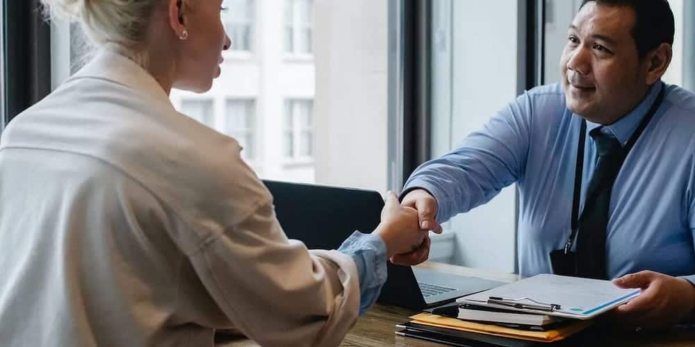 صورة لـ الأخطاء المهنية الشائعة في عالم التكنولوجيا وكيفية تجنبها | 1WAtfagC_AFKIVZIY7akPJQ-DzTechs