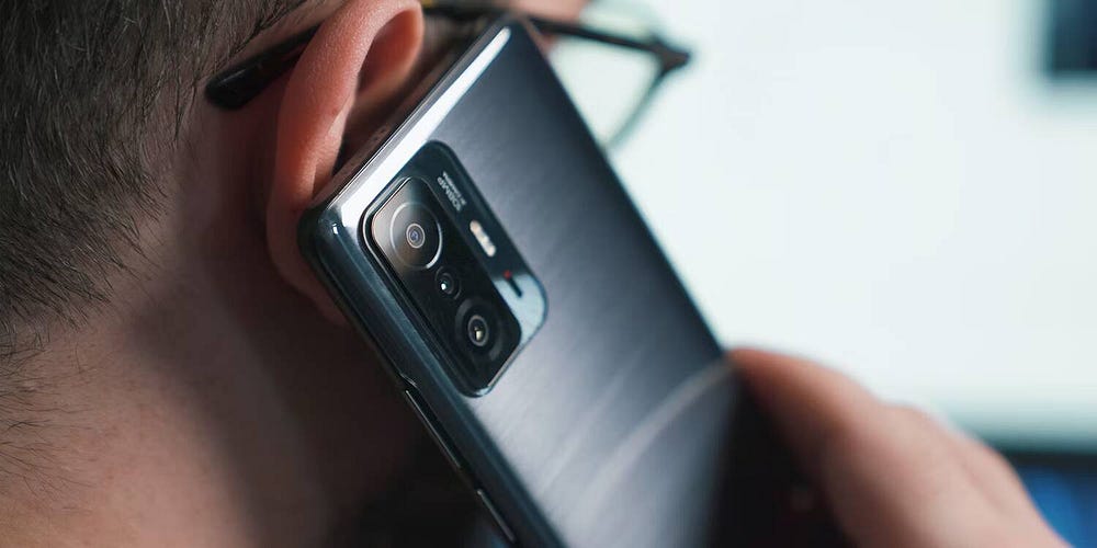 صورة لـ كيفية تجنب الإصابات الأكثر شيوعًا المُرتبطة باستخدام الهاتف الذكي | 1X2blHjtQz75HbU5mzzYNEA-DzTechs