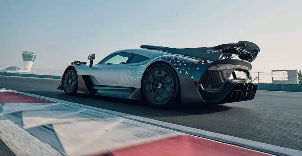 صورة لـ سيارة Mercedes-AMG One الهجينة مليئة بالتكنولوجيا المُستوحاة من الفورمولا 1 | 1YKBUP622g0PmWODrzaNFqw-DzTechs