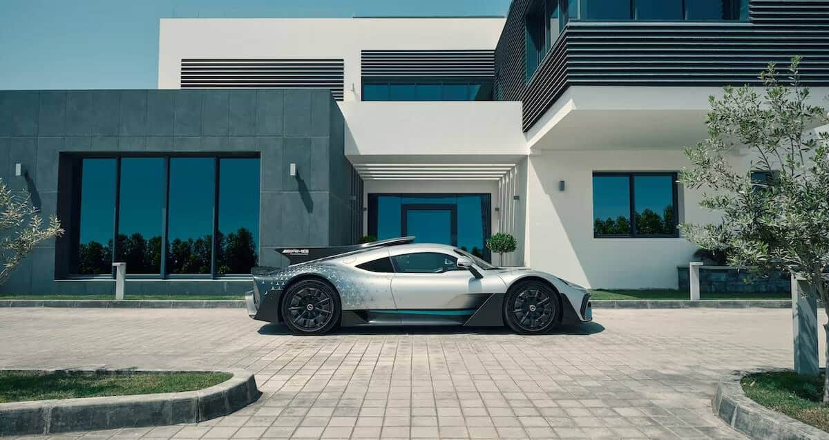 صورة لـ سيارة Mercedes-AMG One الهجينة مليئة بالتكنولوجيا المُستوحاة من الفورمولا 1 | 1etaKdacd2ZvcvV3_6XzDcw-DzTechs