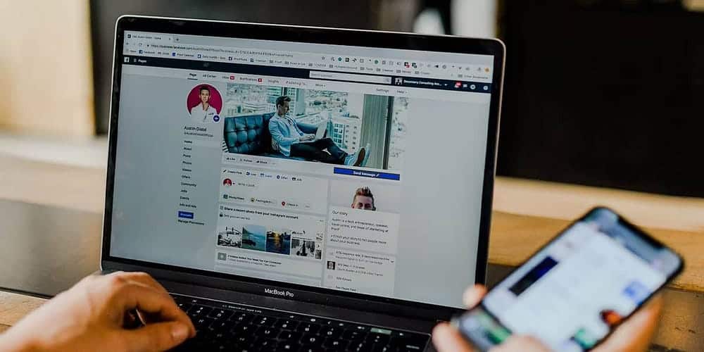 صورة لـ مُقارنة بين التنمر الإلكتروني والمطاردة عبر الإنترنت: ما الفرق؟ | 1nY7MysxvwwoOOYXe1l3fcA-DzTechs