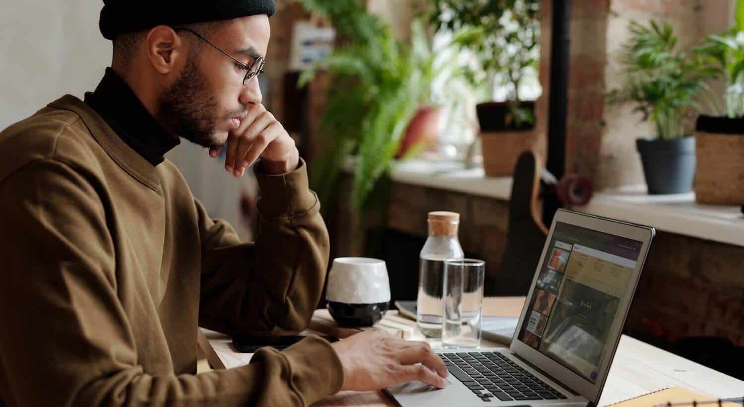 صورة لـ ما هي شهادة الهاكر الأخلاقي المُعتمد (CEH) ومن يحتاج إليها؟ | 1u1g5_PcEIprkurIwu2g00Q-DzTechs