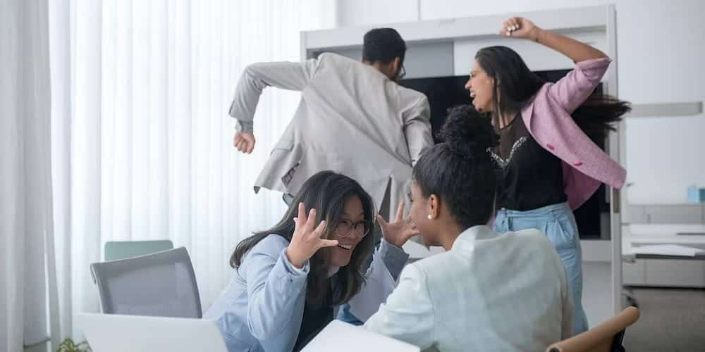 صورة لـ الأخطاء المهنية الشائعة في عالم التكنولوجيا وكيفية تجنبها | 1y60WJtaG8viVgDdsyEZEaA-DzTechs