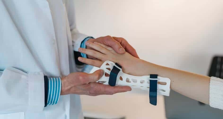 صورة لـ مزايا وعيوب استخدام تطبيقات الإملاء لتحويل الكلام إلى نص | 199N4KkEU3qj19ny5_c1evA-DzTechs