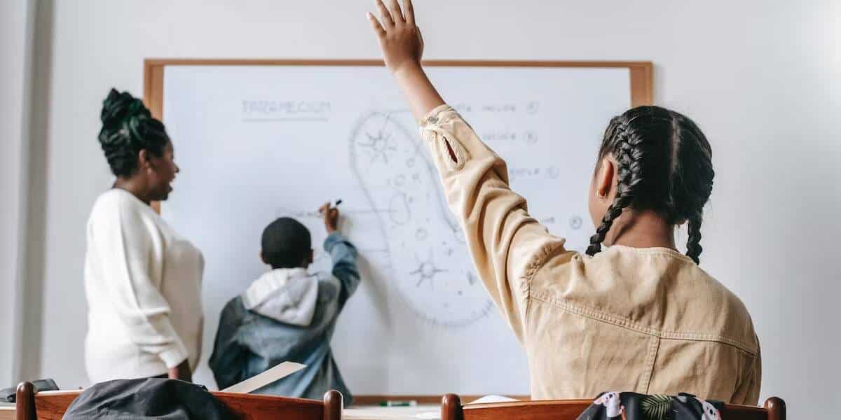 صورة لـ نصائح لاستضافة ندوة عبر الإنترنت بنجاح ونيل إعجاب الحضور | 1Di90iZNGrNfi2HxaYEd1pA-DzTechs