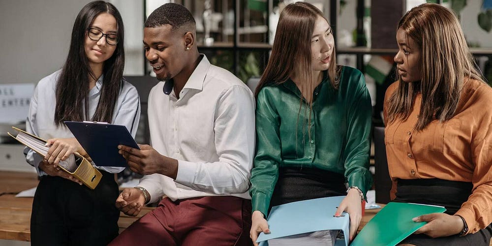 صورة لـ لماذا يجب عليك العمل في وظيفة بدوام كامل قبل العمل كمُستقل؟ | 1KeCu9gflV4Wj9oFvTTixVg-DzTechs