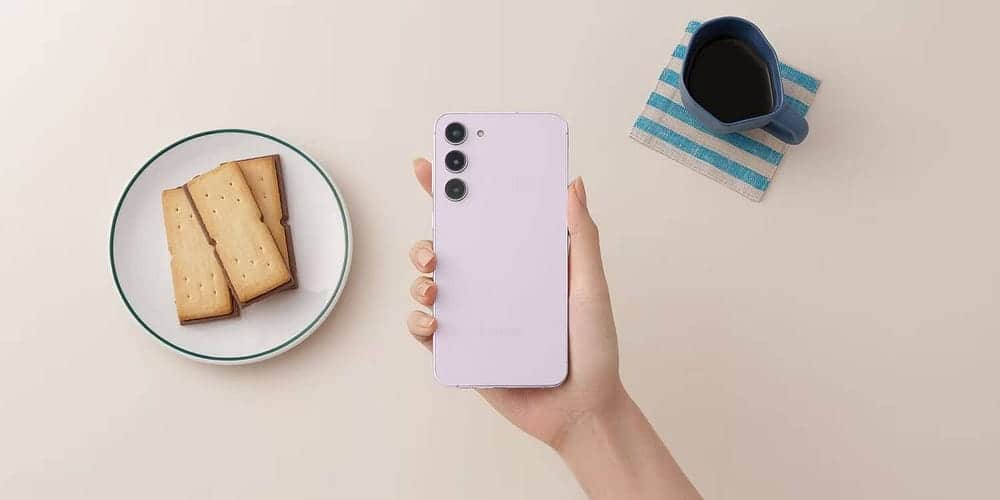 صورة لـ مُقارنة بين Galaxy Z Flip 5 و Galaxy S23 من Samsung: هل يجب عليك التبديل إلى هاتف قابل للطي؟ | 1fb0kpKPdCwSR7EVQmDBcJA-DzTechs