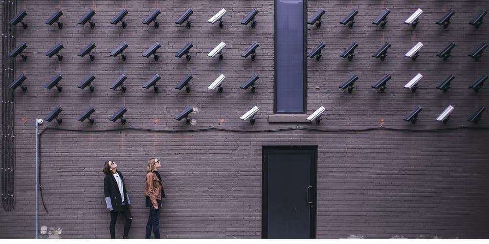 صورة لـ لماذا يُخطئ الآباء في استخدام أطفالهم كمُحتوى | 1oisDOfE95ZsR0oWi_dB5GA-DzTechs