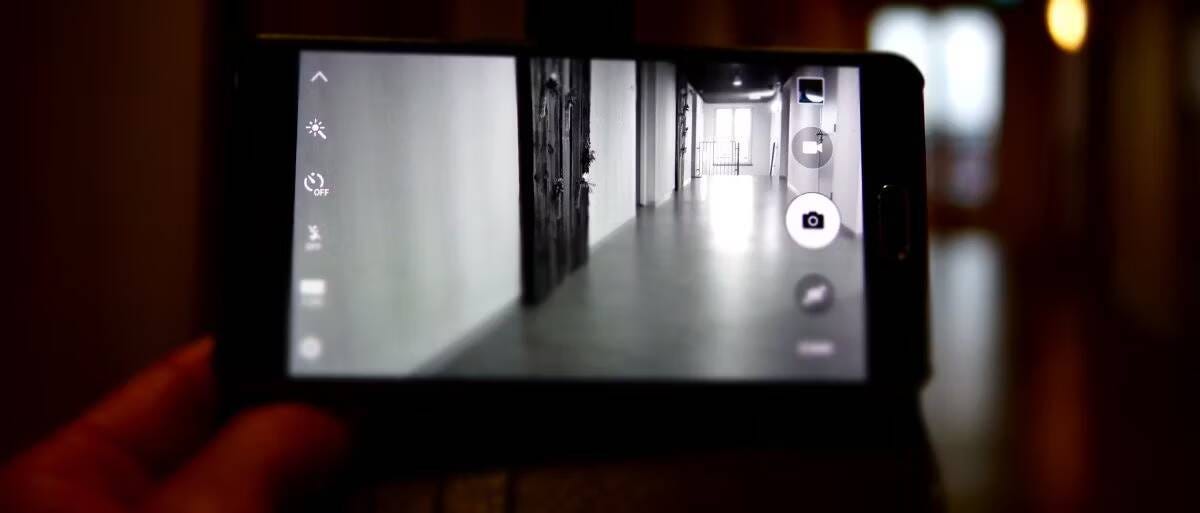 صورة لـ ما هي لقطات B-Roll؟ ولماذا يجب على مُستخدمي YouTube استخدامها | 1pTWrblgPWxRzITegHyY2RA-DzTechs