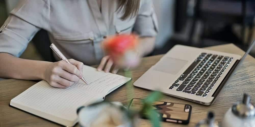 صورة لـ إستراتيجيات فعّالة للتعامل مع تقييمات العملاء السلبية كعامل مُستقل وتجنب الأخطاء عند الرد | 15yYrEIDbNAAXUY8AkmoIDQ-DzTechs