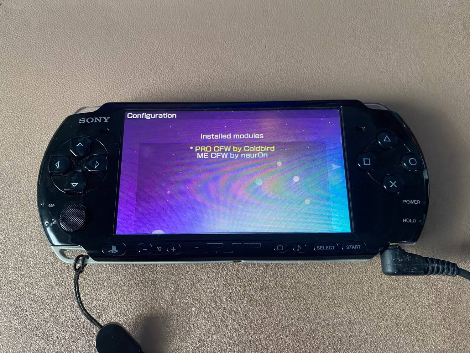 صورة لـ كيفية تحويل PSP إلى محاكي لتشغيل ألعاب Game Boy | 1BoUvH1jRv4mtckLbM3GGew-DzTechs