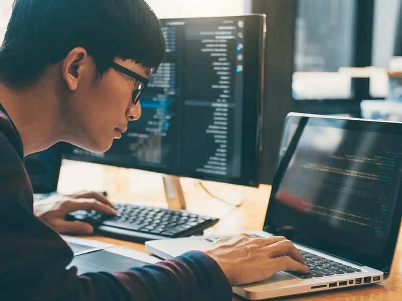 صورة لـ الوظائف التقنية التي ستكون أكثر طلبًا في المُستقبل | 1ENgVYeux5DphO-j85KJ9Ww-DzTechs