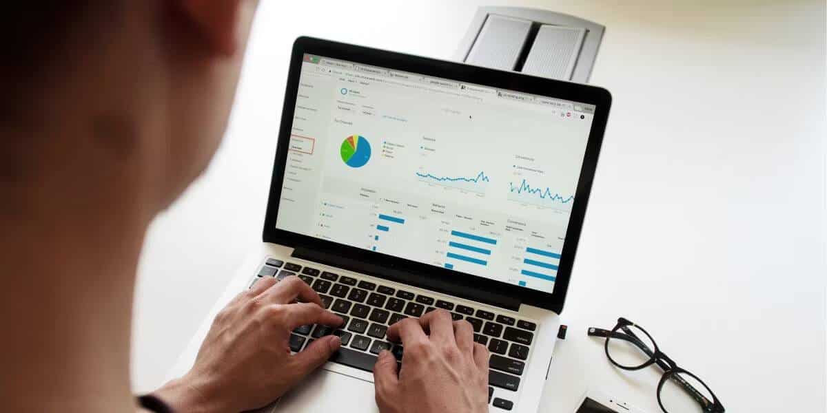 صورة لـ المخاطر التي يُواجهها مُنشئ المحتوى عند بدء حياته المهنية على مواقع التواصل الاجتماعي | 1V4yqTAtJipkrMAxHgsBlTg-DzTechs