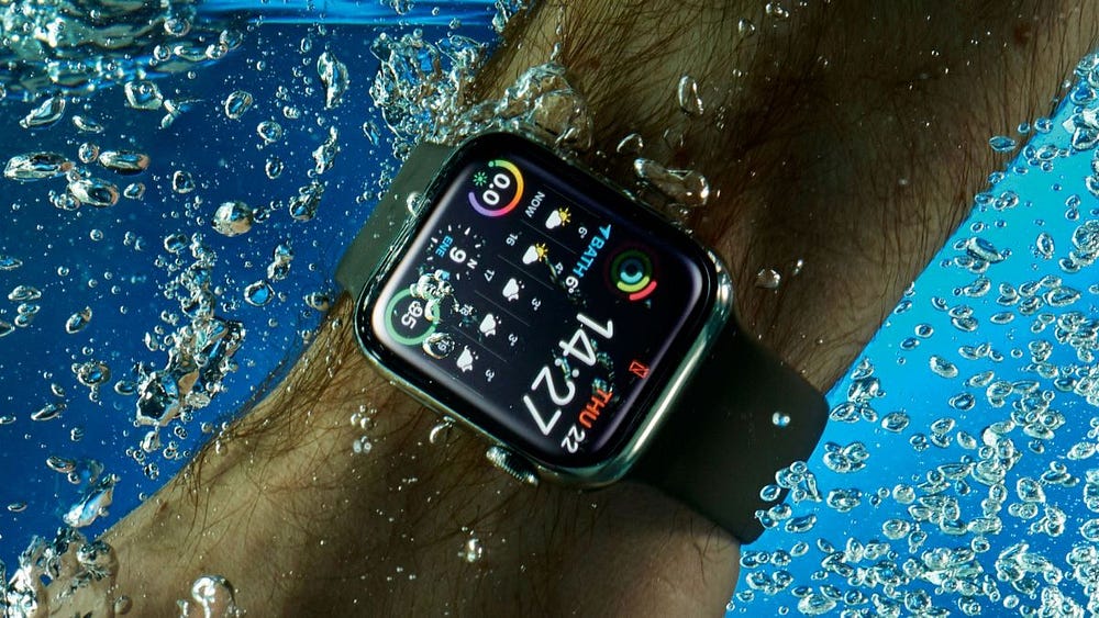 صورة لـ كيفية التعامل بفعاليَّة مع Apple Watch بعد سقوطها في الماء | 1hQp8oebjODJXmaFiWq5r8A-DzTechs