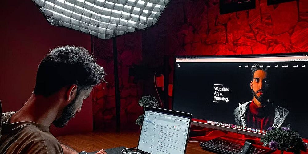 صورة لـ أفضل المسارات الوظيفية المُتعلقة بتحسين مُحركات البحث (SEO) | 1hZgEA72phHX6osNbVDbi7A-DzTechs