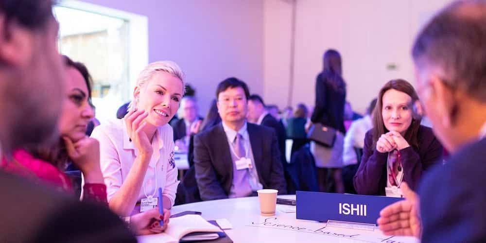 صورة لـ كيفية تطوير عقلية مهنية تتجاوز ساعات العمل التقليدية | 1xFcSq4nlteR1BrEI-j3o6Q-DzTechs