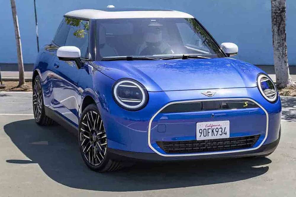 صورة لـ Mini Cooper SE 2024: تغييرات وتحسينات مُهمة تُعيد تعريف الطراز بشكل كامل | 10sYc2i1aXMebsZlZ3B4MIA-DzTechs