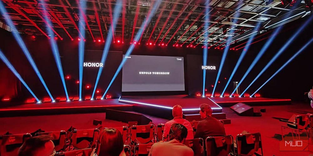 صورة لـ Honor Magic V2: إلقاء نظرة مُفصلة على أنحف هاتف ذكي قابل للطي | 16GTq5VavZbxAfJpfrxUnTQ-DzTechs