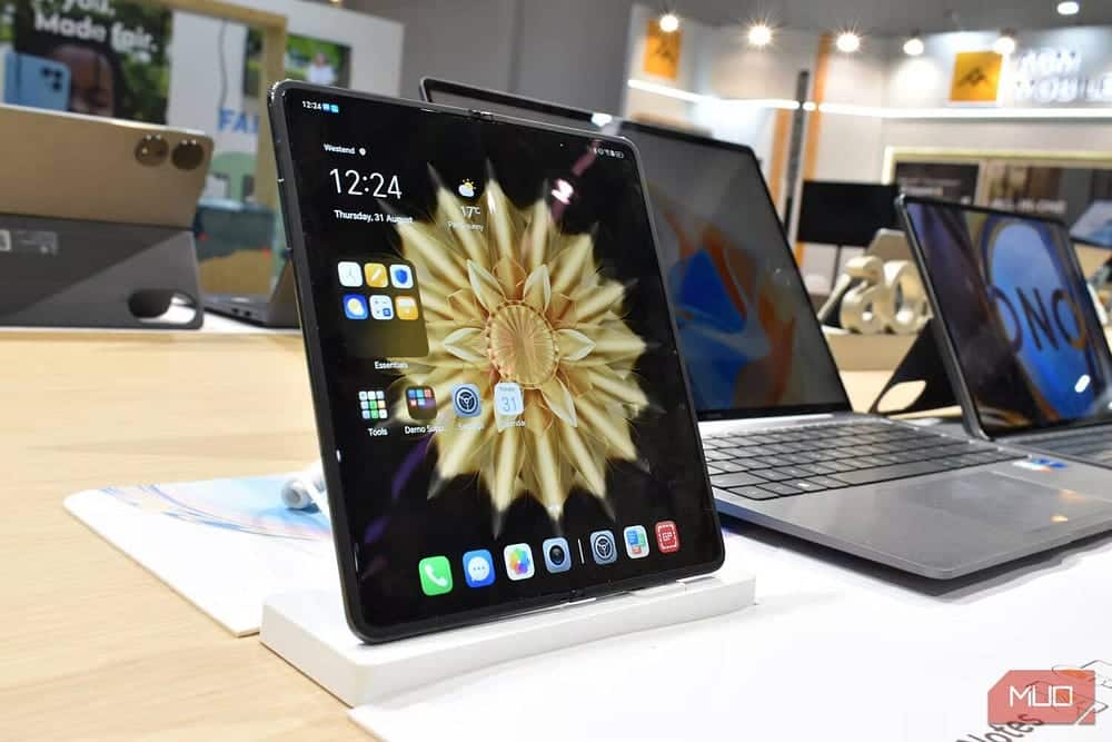 صورة لـ Honor Magic V2: إلقاء نظرة مُفصلة على أنحف هاتف ذكي قابل للطي | 1Ars4b9lgICAktP7K3o8Eqw-DzTechs