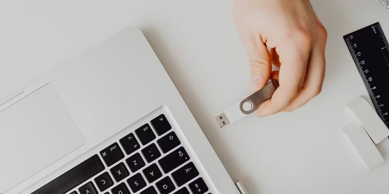 صورة لـ حلول سهلة لإصلاح أجهزة Surface: تصحيح المُشكلات والأعطال للكمبيوتر المحمول أو الجهاز اللوحي | 1M-dzkfZV1cjN3hTT1MPjbA-DzTechs