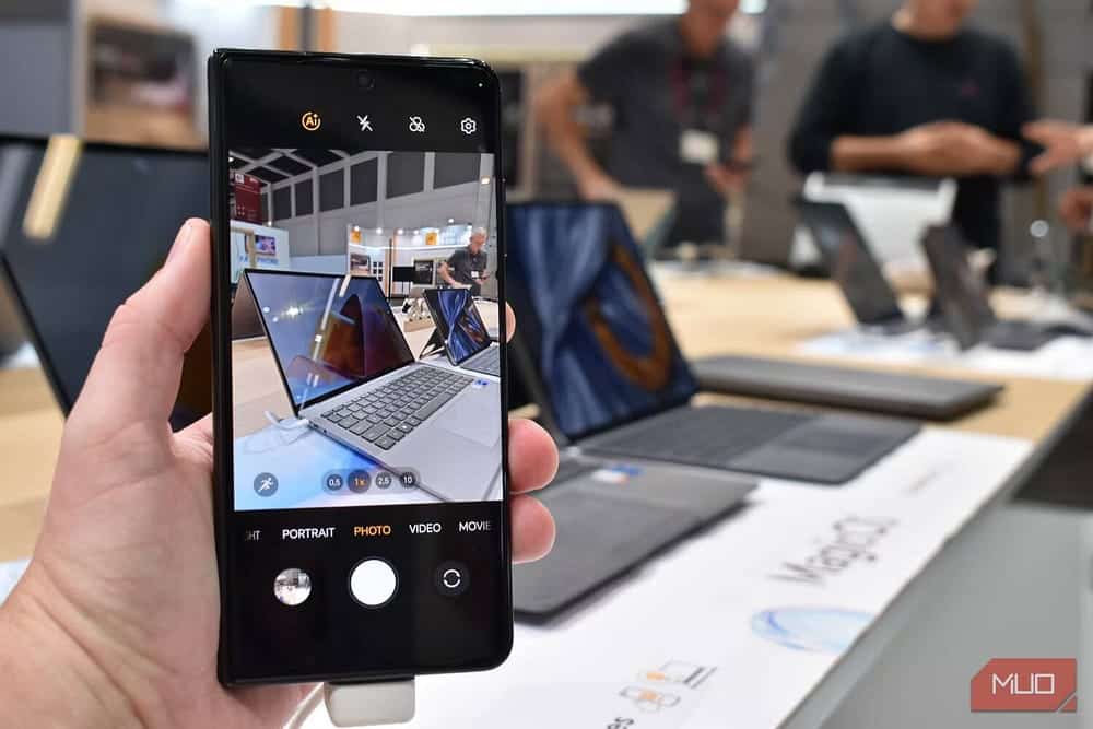 صورة لـ Honor Magic V2: إلقاء نظرة مُفصلة على أنحف هاتف ذكي قابل للطي | 1W8d2Mw9_EujeJPNAvRhoFg-DzTechs