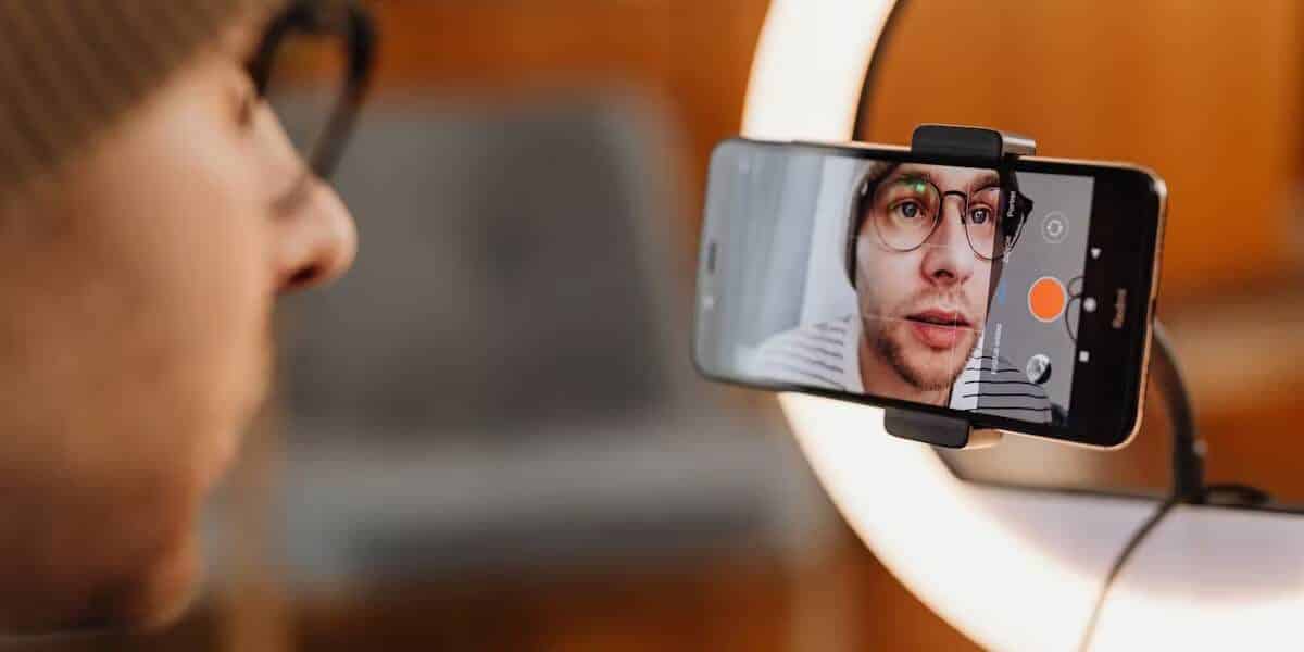 صورة لـ تعزيز هوية علامتك التجارية عن طريق إضافة علامة مائية إلى مقاطع الفيديو التي تُشاركها | 1Q_z9kM9B3adEUjjW1VAoOw-DzTechs