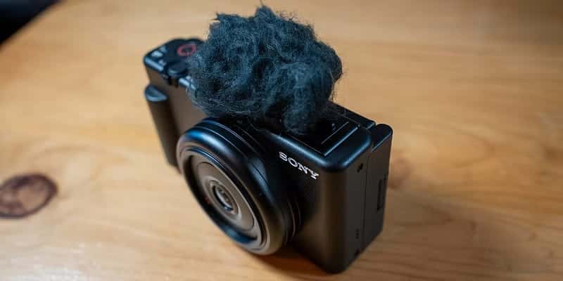 صورة لـ مُقارنة بين الكاميرا غير المُزوَّدة بمرآة و DSLR وبين كاميرا الفيديو: أيها أفضل لتصوير الفيديو؟ | 1RVmpQsZ0jVmIaE6q_G1QqQ-DzTechs