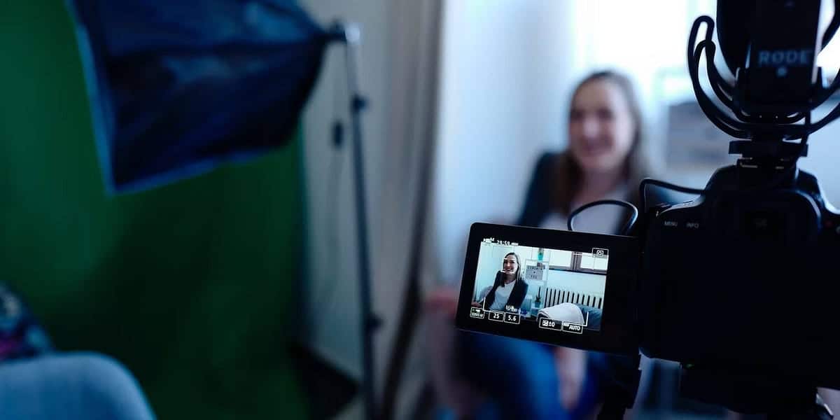 صورة لـ المزايا الرئيسية لاختيار التدوين الصوتي بالفيديو: لماذا يُفضله القائمون على البث؟ | 1bFD4ci0siAM8e_4UsuJhuA-DzTechs