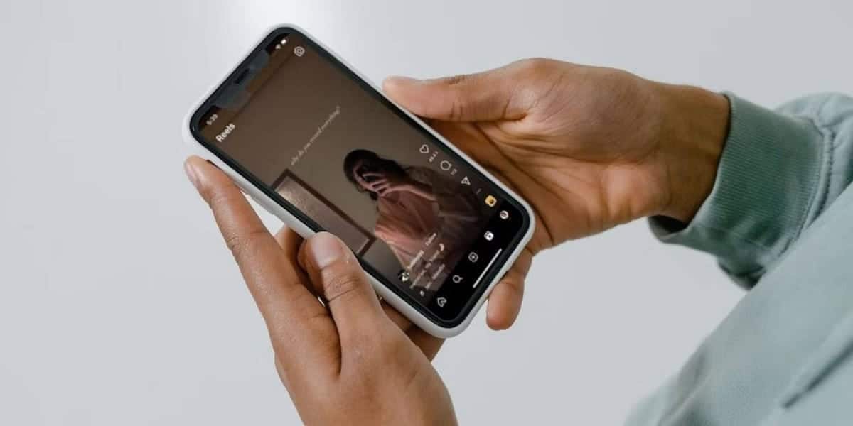 صورة لـ المزايا الرئيسية لاختيار التدوين الصوتي بالفيديو: لماذا يُفضله القائمون على البث؟ | 1bJSUwT-V1QbN4N1NdxcCog-DzTechs