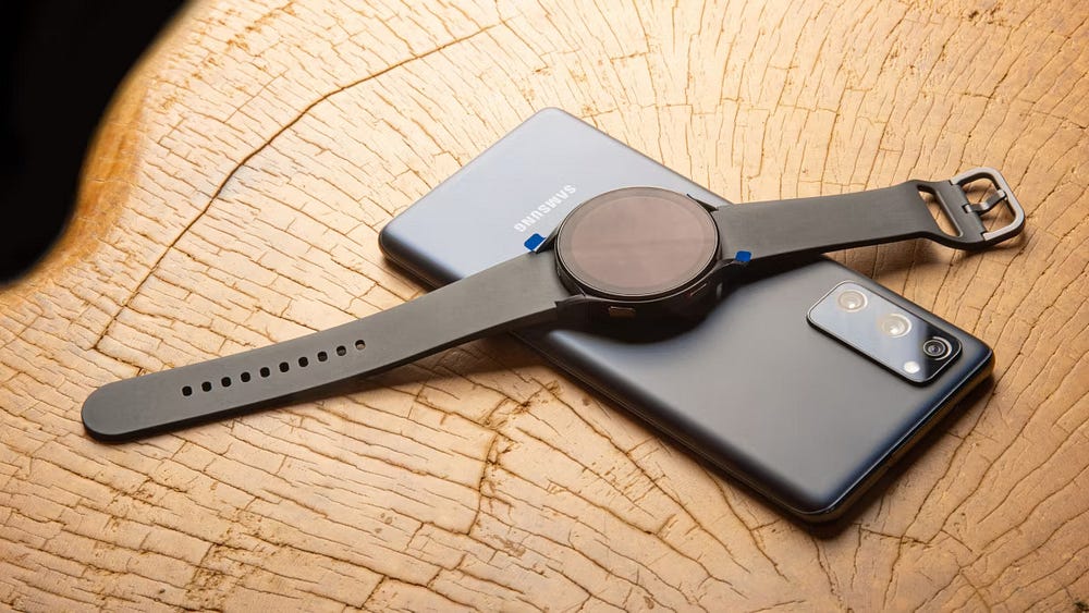 صورة لـ كيفية استخدام ميزة مشاركة الطاقة لاسلكياً من Samsung لشحن الأجهزة الأخرى لاسلكيًا | 1ElM1Eq_vdWOSfJbNUVh1og-DzTechs