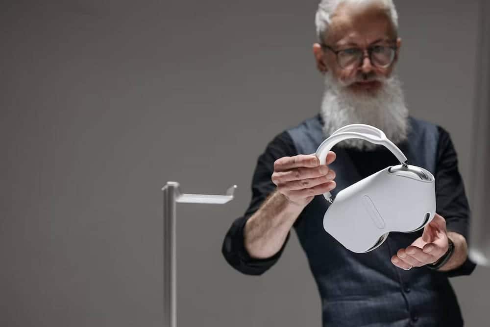 صورة لـ الطرق المُبتكرة التي يُمكن لـ Apple تطوير وتحسين AirPods Max من خلالها | 1H_br85IJyblVb6q3OIu2qQ-DzTechs