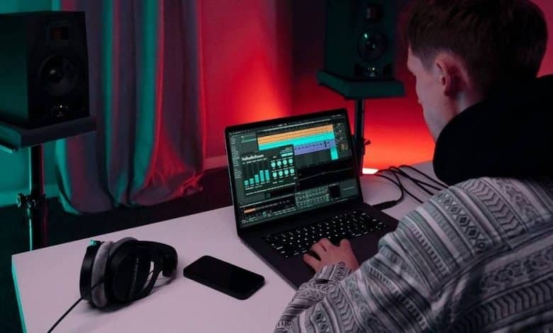 صورة لـ تحسين جودة إنتاج الموسيقى من خلال استخدام المُمارسات المُثلى بدلاً من تقنيات الإنتاج المُعتادة | 1KBhKtjlIex5s3yIiRwf6Wg-DzTechs