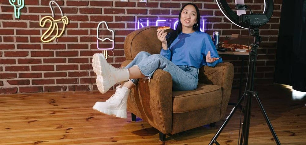 صورة لـ كيف يُؤثر الاعتراف باستخدام الذكاء الاصطناعي في مقاطع الفيديو على تجربة مُستخدمي YouTube؟ | 1Qkq73cLcEt_EKcfeaVnXSw-DzTechs