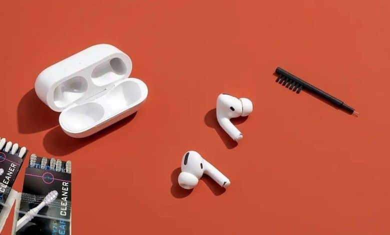 صورة لـ نصائح فعَّالة لتنظيف سماعات الأذن وأطراف الأذن بكفاءة وأمان | 1Sc259ghfFJFo0QqF0iJ88Q-DzTechs