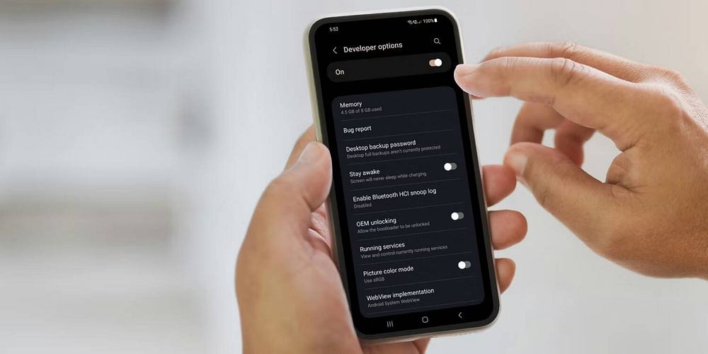 صورة لـ هل من الآمن تمكين خيارات مُطوِّر Android؟ وهل يجب القيام بذلك؟ | 1aIdOnU6BVoCMxyilFU7nIw-DzTechs