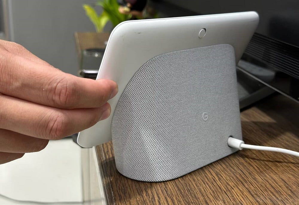 صورة لـ كيفية إعادة ضبط إعدادات المصنع على جهاز Nest Hub من Google | 1iQwkNkkwg8SpL6jgAvC5pw-DzTechs