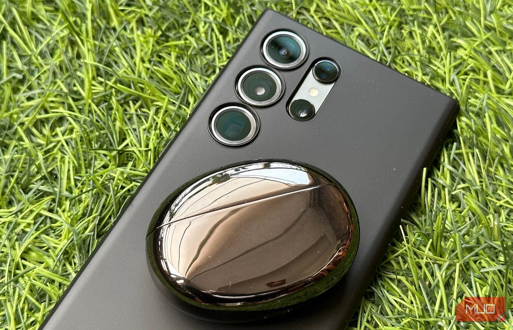 صورة لـ كيفية استخدام ميزة مشاركة الطاقة لاسلكياً من Samsung لشحن الأجهزة الأخرى لاسلكيًا | 1p2rDocJ6eu3XmZSkbFix7w-DzTechs