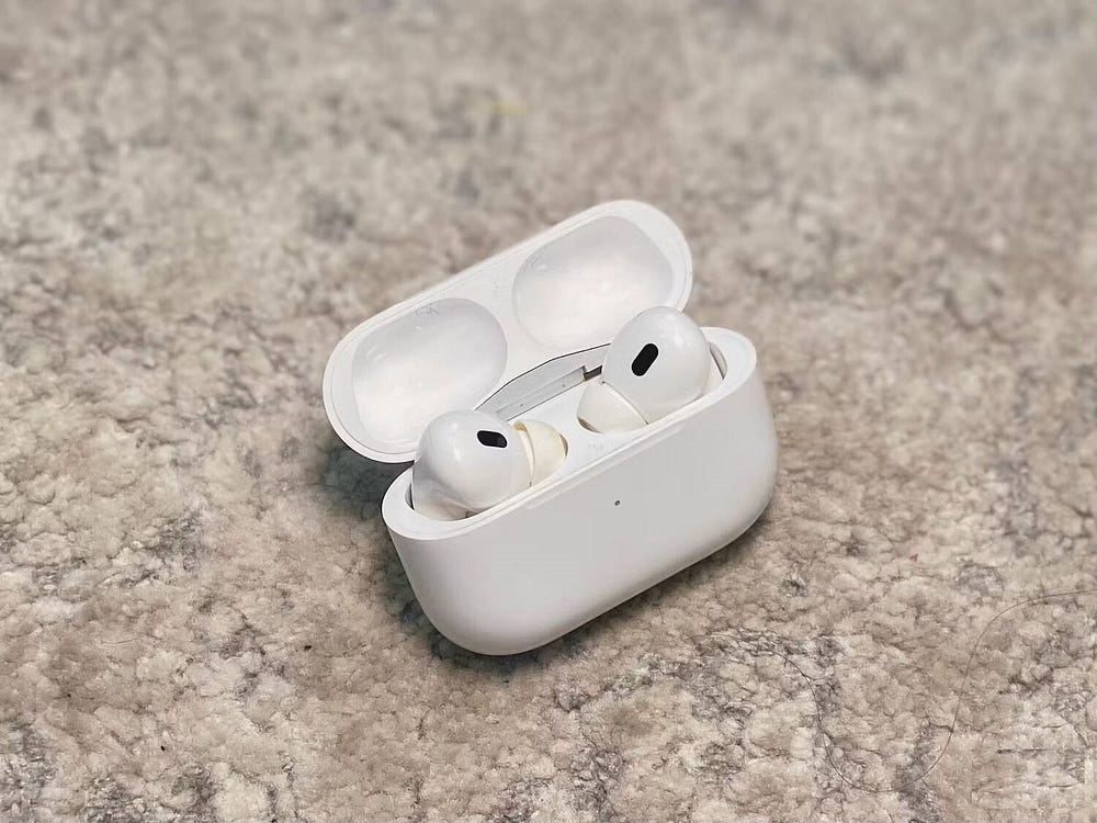 صورة لـ مُقارنة بين AirPods Pro 2 و Galaxy Buds2 Pro: اكتشف أفضل سماعة لاسلكية مُناسبة لك | 1xjU_7jZstiDyZ-qwpeBNIw-DzTechs