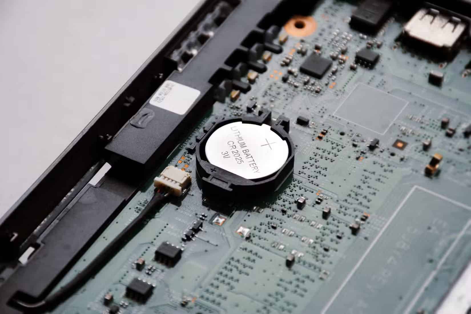 استبدل بطارية CMOS