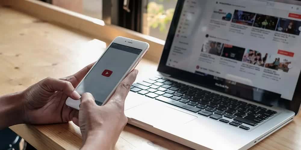 صورة لـ كيفية إنشاء قائمة تشغيل مُخصصة لمقاطع الفيديو المفضلة لديك على YouTube | 1QWL0OpD4IqJhfJIQkds1Ig-DzTechs