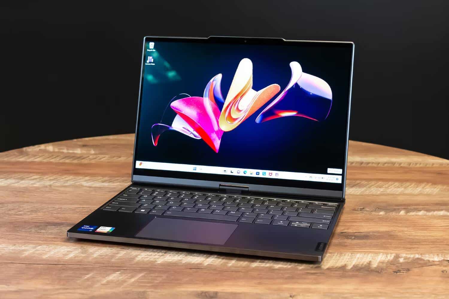 صورة لـ مُراجعة Lenovo ThinkBook Plus Gen 4: شاشة الحبر الإلكتروني لا تُميزه | 1b3D1yfXuAOP_odQVFS22OQ-DzTechs