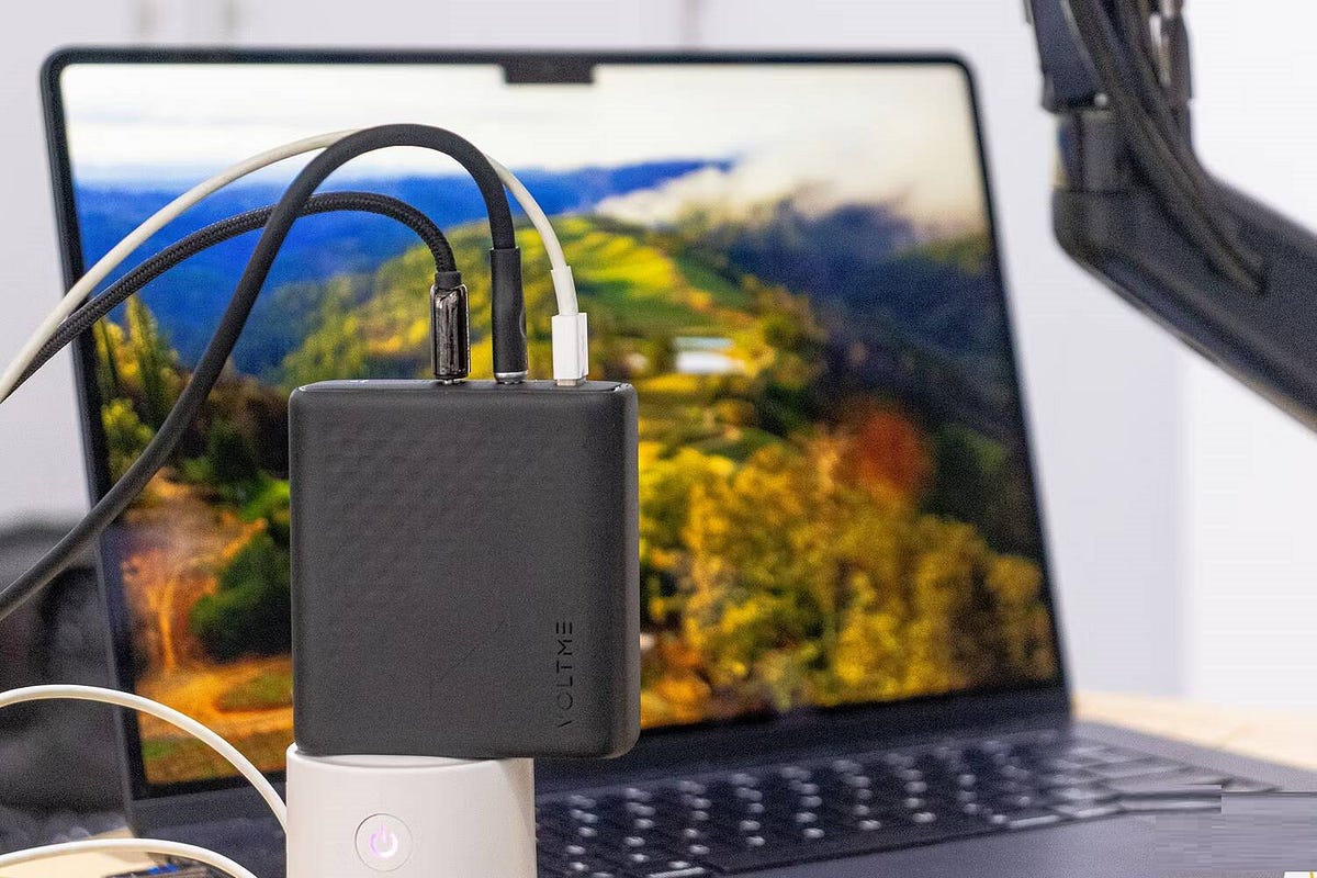 صورة لـ مُراجعة شاحن الحائط Voltme Revo 140 USB-C: شحن سريع لأجهزة مُتعددة | 1raLrygHvjzV54P30e-7y1Q-DzTechs