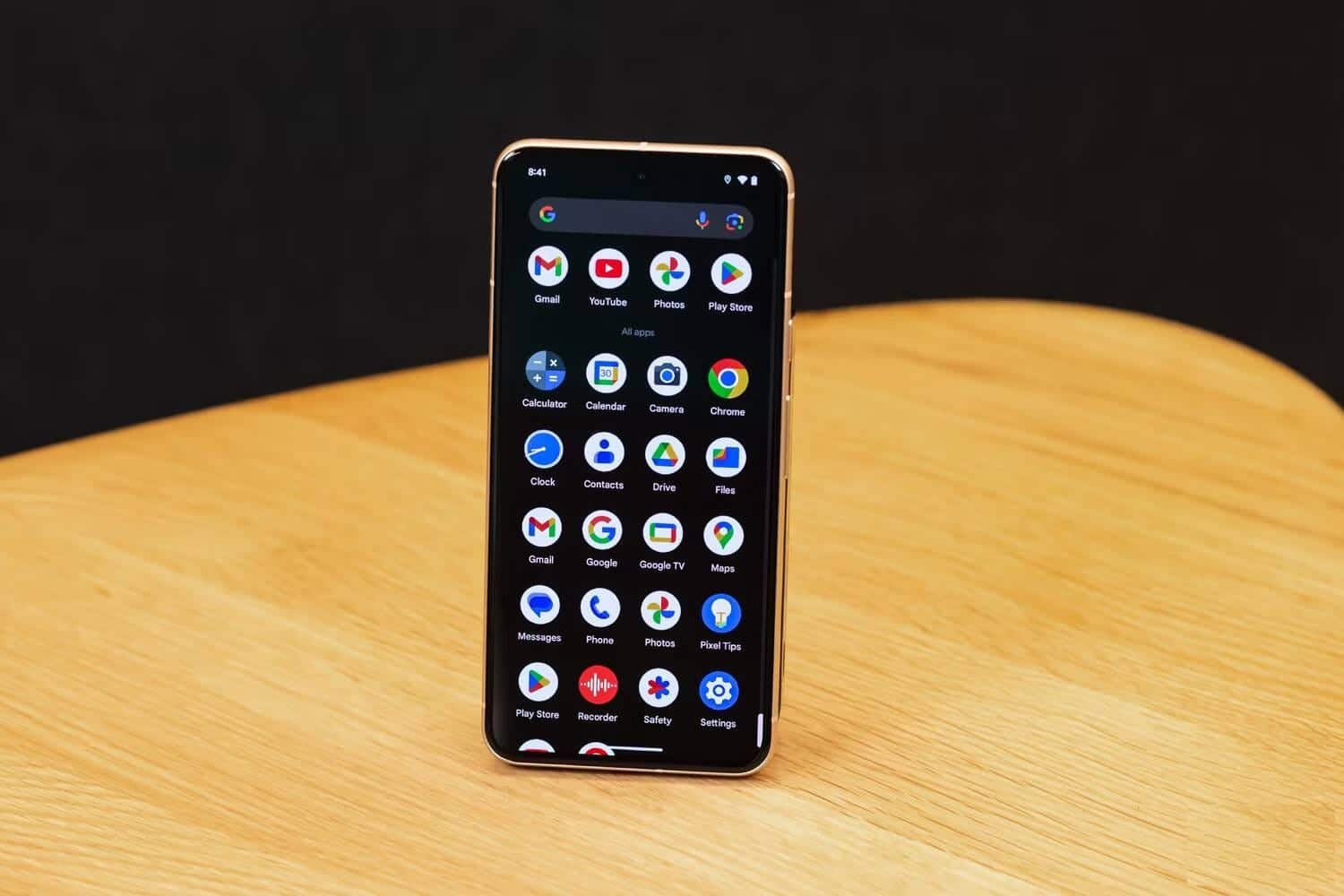 صورة لـ مراجعة Google Pixel 8: اكتشف كيف أصبح أفضل من السابق مع إضافة ميزات مُبهرة | 1sNYFpH6zN_g4IAir7UgUcQ-DzTechs