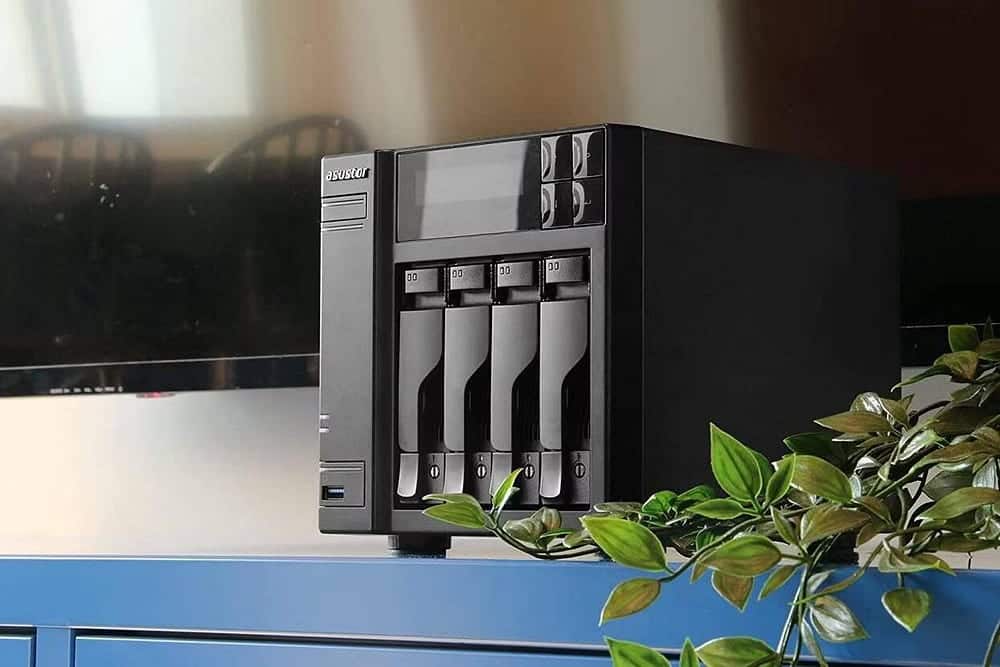 صورة لـ اختيار أفضل NAS مُتاح لخادم الوسائط المنزلي: دليل الشراء والمُقارنة | 1089NMlD7oyWmho0n2-rrAg-DzTechs