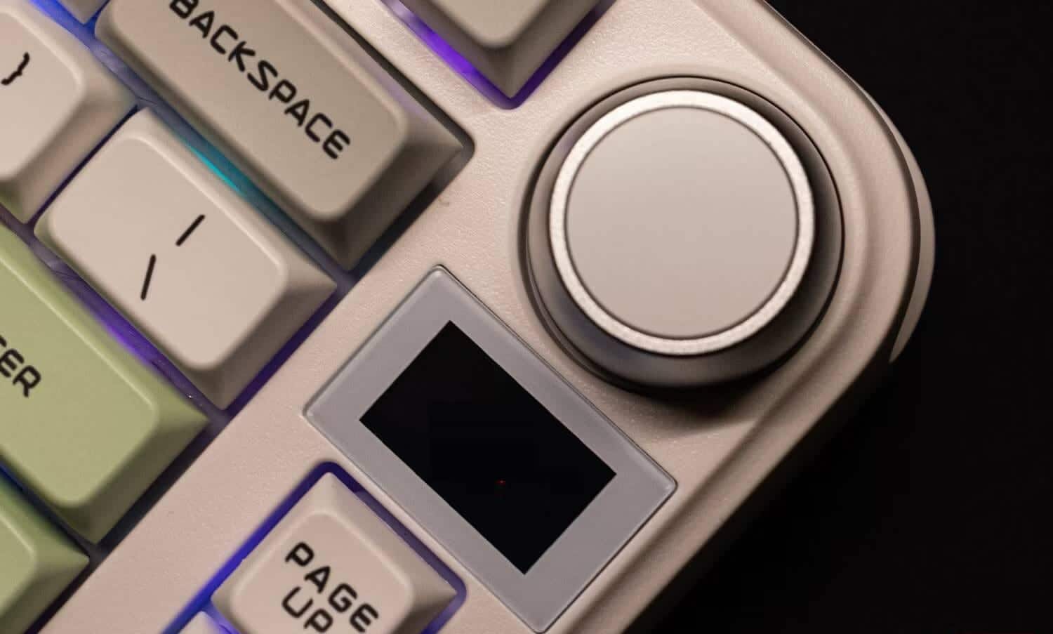 صورة لـ تجربة Epomaker TH80-X: لوحة مفاتيح ميكانيكية 75% بتصميم اقتصادي وميزات مُتقدمة | 11fCoDykDJp2MpBGgumDepw-DzTechs