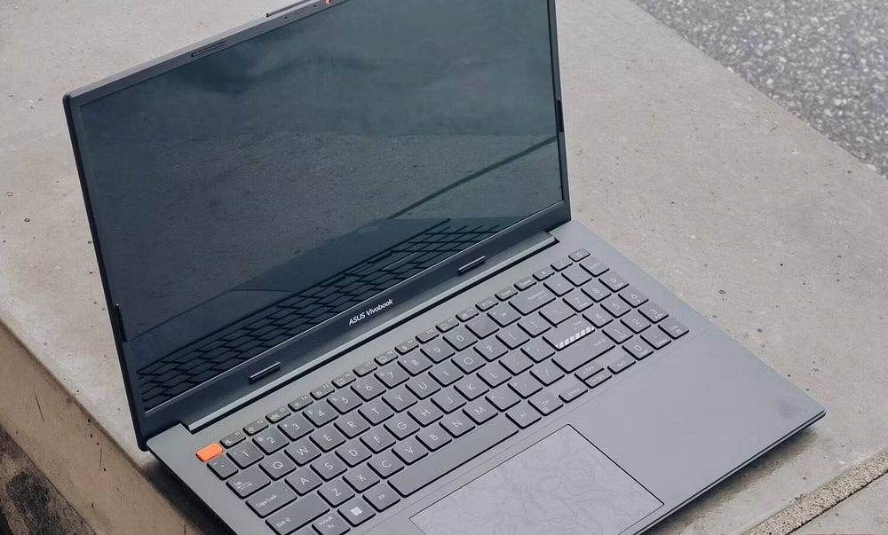 صورة لـ مُراجعة ASUS Vivobook S 15 OLED BAPE Edition: جمال التصميم والأداء المُتقدم في جهاز واحد | 16ChIQJbT5akmYT2-UC4bPw-DzTechs