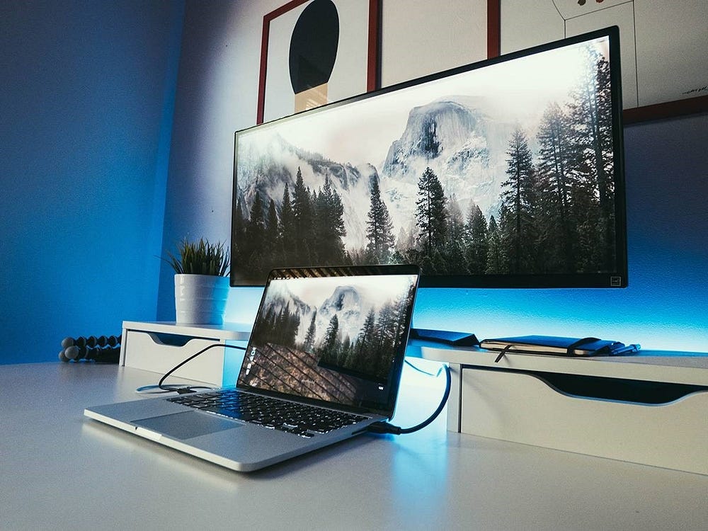 صورة لـ كيفية توصيل الـ MacBook الخاص بك بالتلفزيون: أفضل الخيارات المُتاحة | 17Rw0zfkjALecLGLjAYCe1A-DzTechs